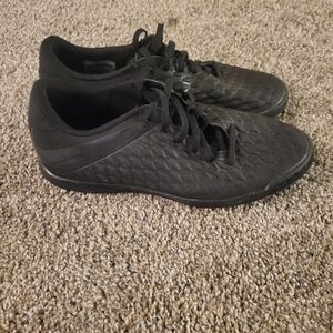Men's indoor soccer shoes